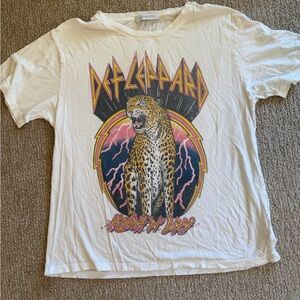 EUC daydreamer def leopard graphic tee
